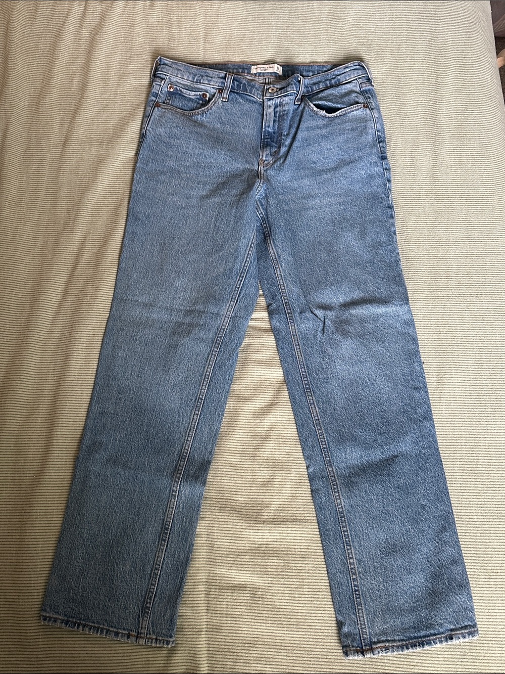 Abercrombie The Straight Midrise Jeans